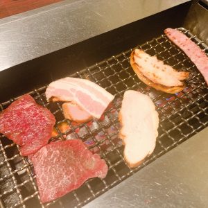 お肉が焼かれてます